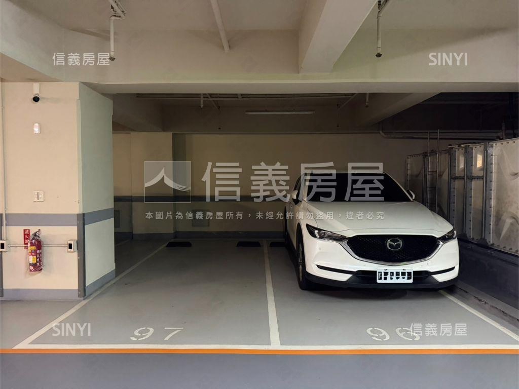 國泰雙璽高樓４房雙車位房屋室內格局與周邊環境