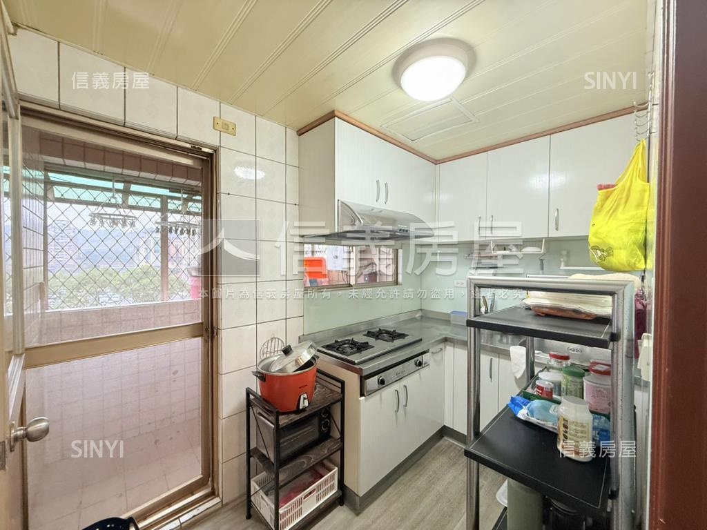 汐止仁德福興三房車位房屋室內格局與周邊環境