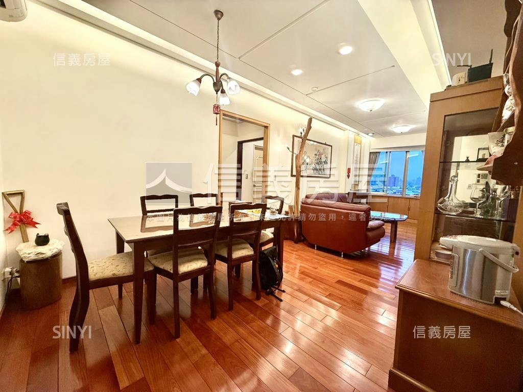 馬年冠德裝潢電梯三房房屋室內格局與周邊環境