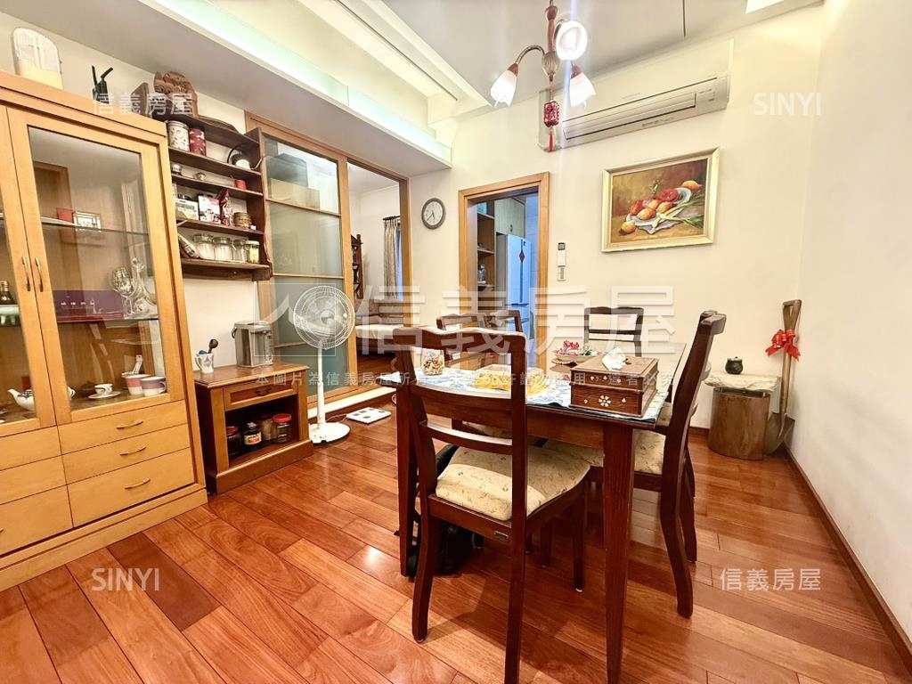 馬年冠德裝潢電梯三房房屋室內格局與周邊環境