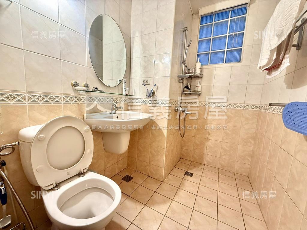 馬年冠德裝潢電梯三房房屋室內格局與周邊環境