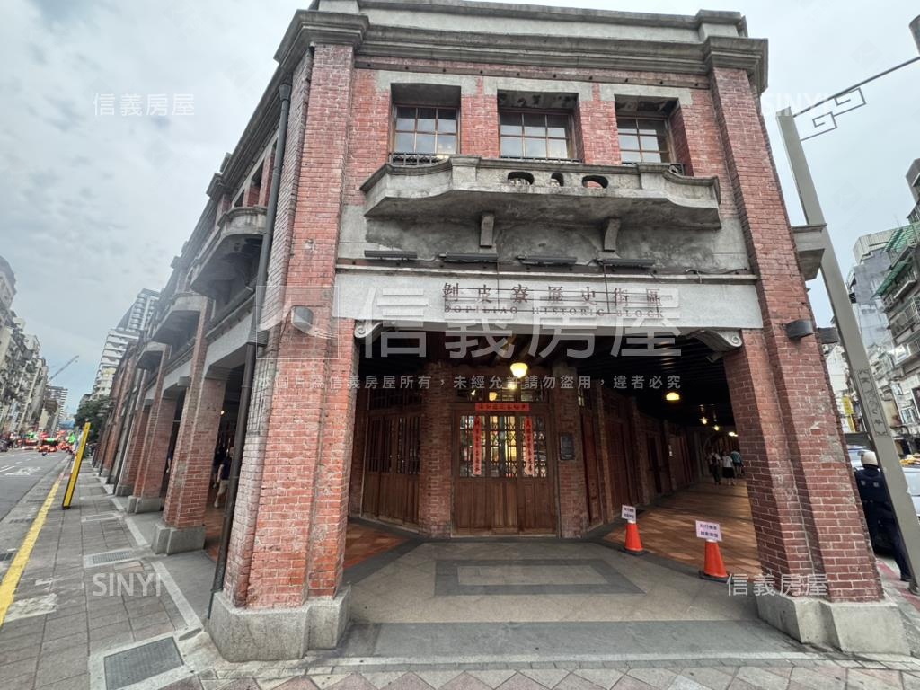 鑽石高樓面學校房屋室內格局與周邊環境