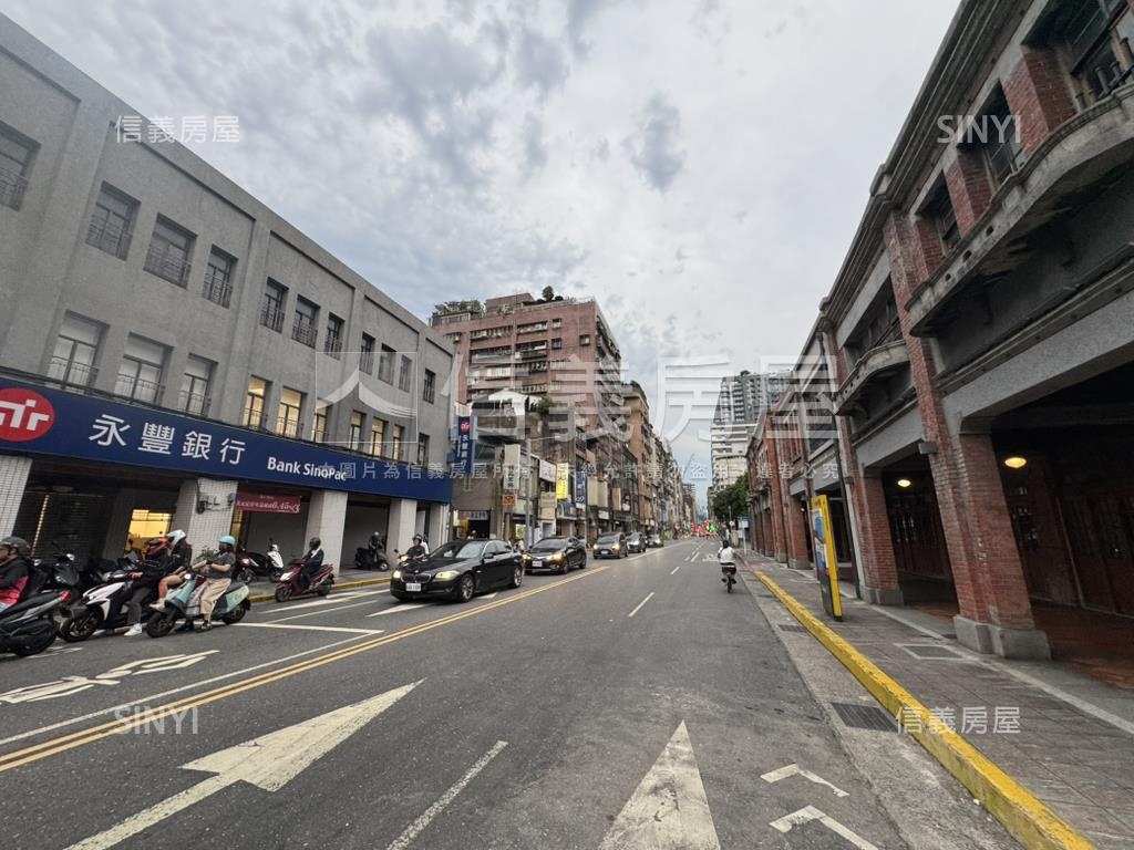 鑽石高樓面學校房屋室內格局與周邊環境