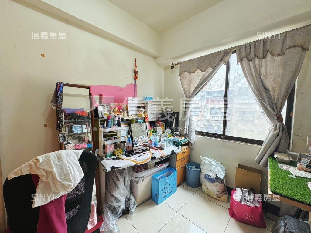 文心國小旁兩房兩衛附車位房屋室內格局與周邊環境