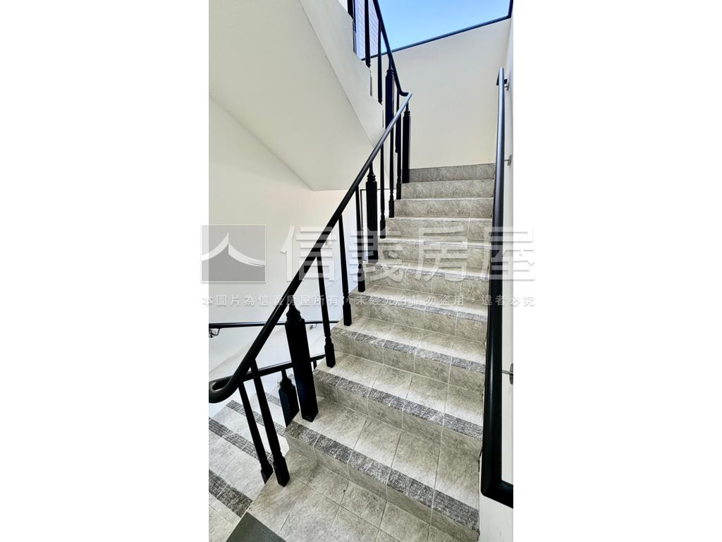 「惟美」邊間三房平車房屋室內格局與周邊環境