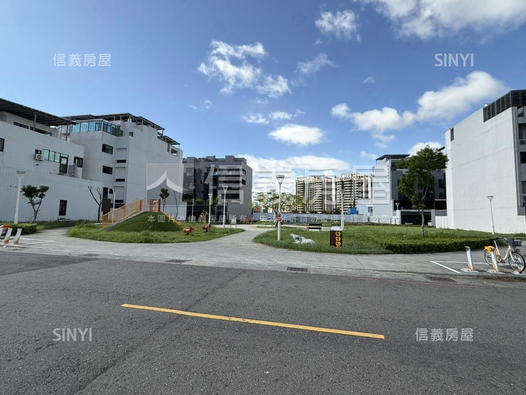 ７７期重劃保成段百坪土地房屋室內格局與周邊環境