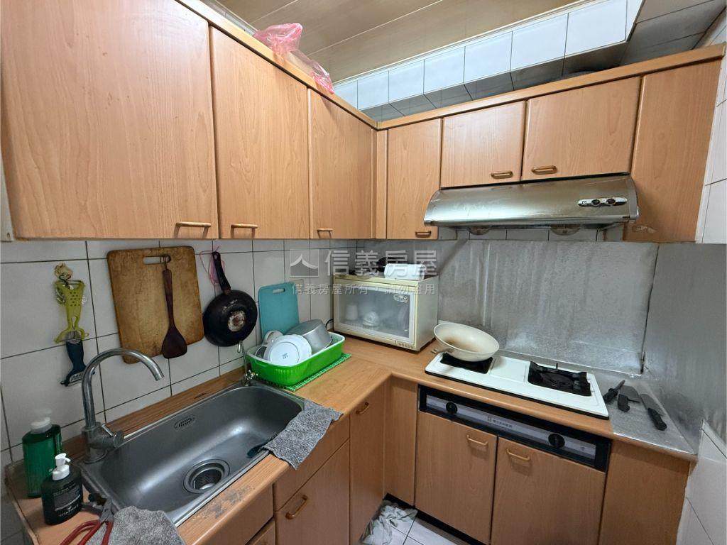 順天香吉士三房車位房屋室內格局與周邊環境