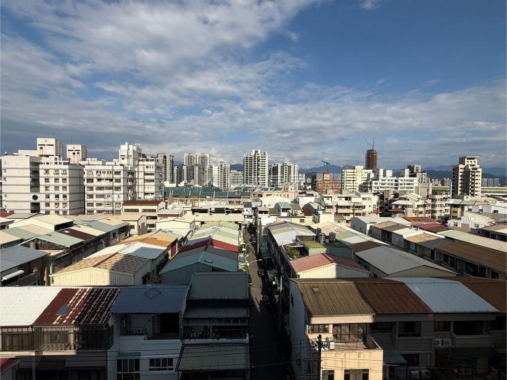 順天香吉士三房車位房屋室內格局與周邊環境