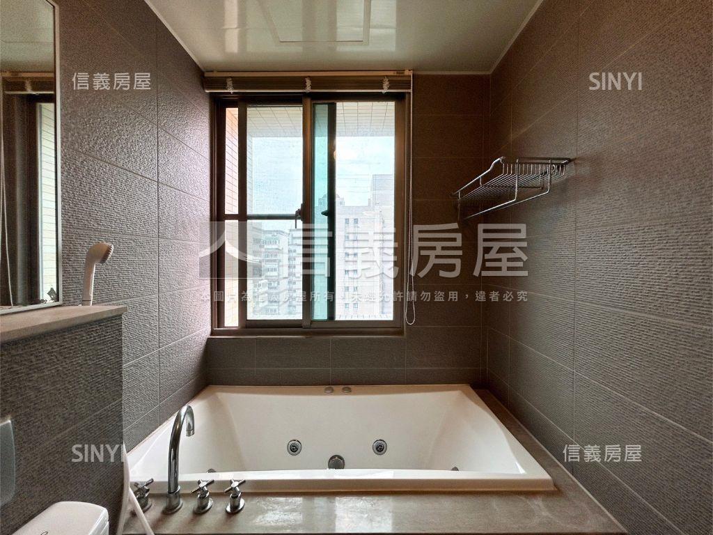 啟奧邦城大三房雙車位房屋室內格局與周邊環境