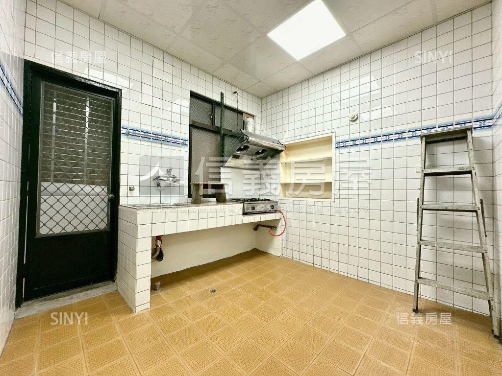 新埔雙捷二樓美寓房屋室內格局與周邊環境