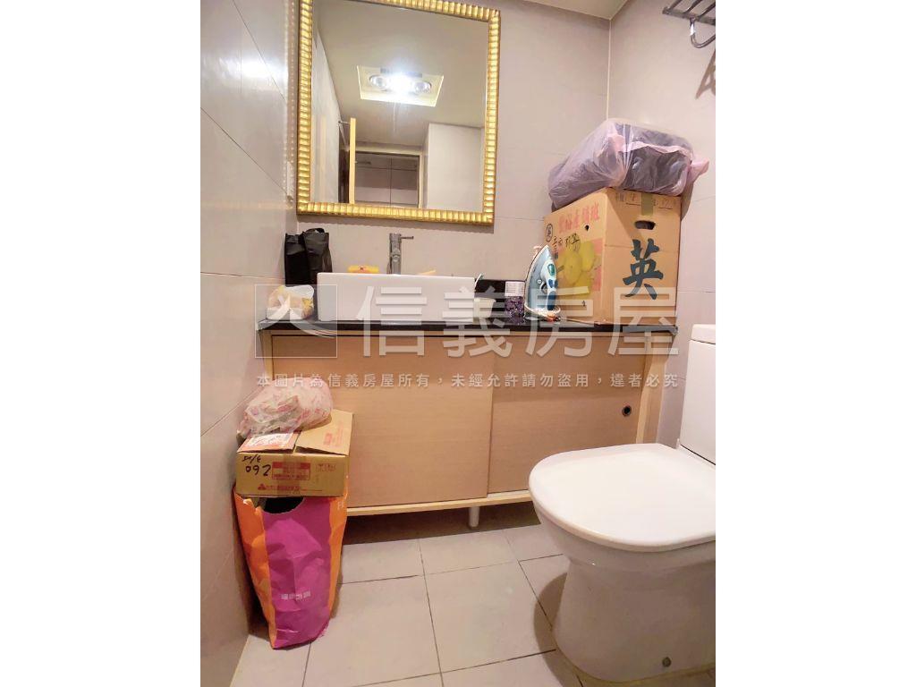 內湖指標高樓２房車位房屋室內格局與周邊環境