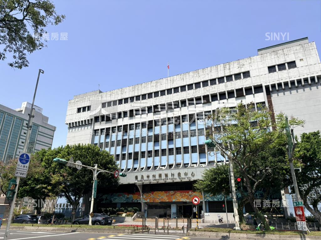 內湖指標高樓２房車位房屋室內格局與周邊環境