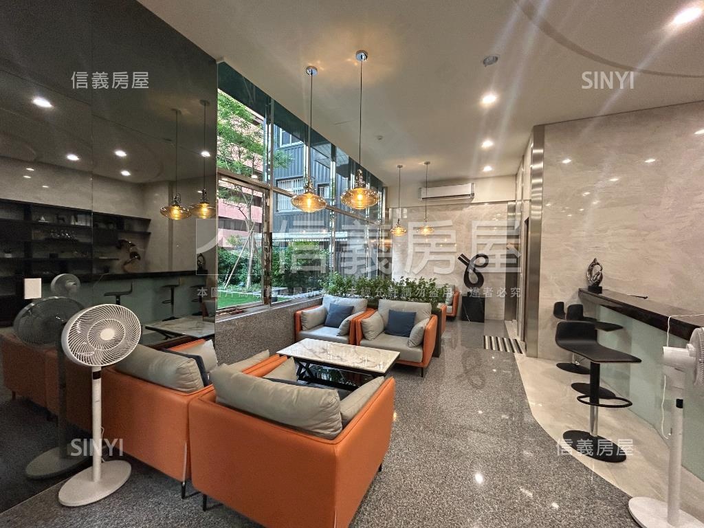 前金捷運站新穎精品兩房房屋室內格局與周邊環境