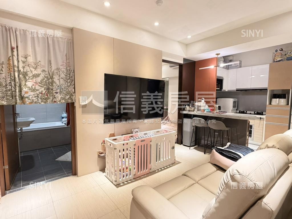 前金捷運站新穎精品兩房房屋室內格局與周邊環境