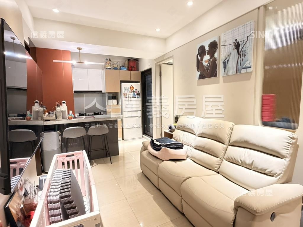 前金捷運站新穎精品兩房房屋室內格局與周邊環境