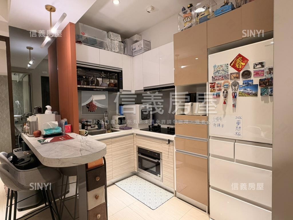 前金捷運站新穎精品兩房房屋室內格局與周邊環境