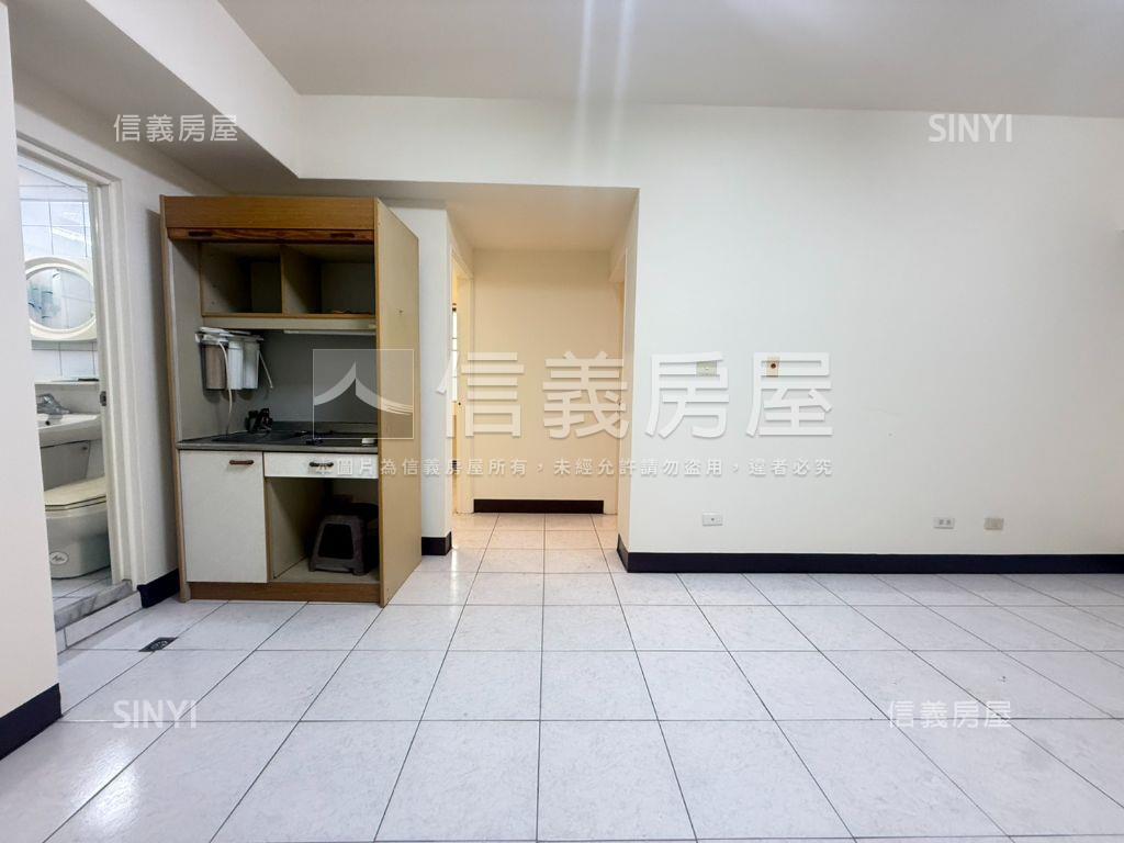 郵政總局旁採光佳兩房平車房屋室內格局與周邊環境