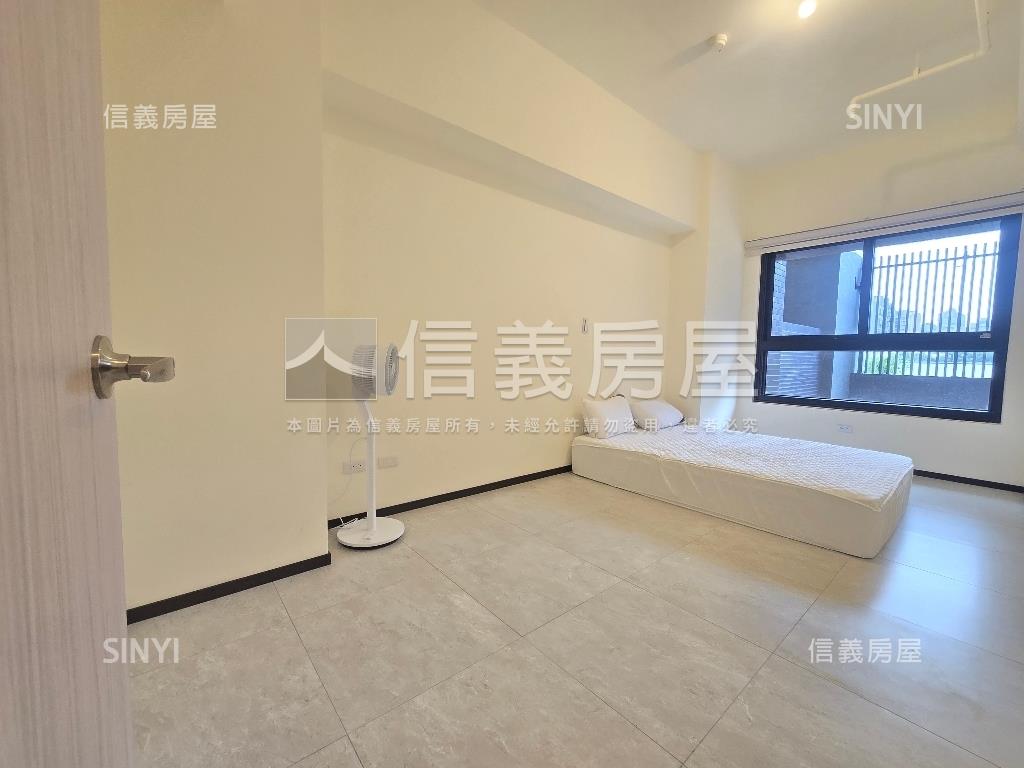 愛琴海大露臺２房平車房屋室內格局與周邊環境