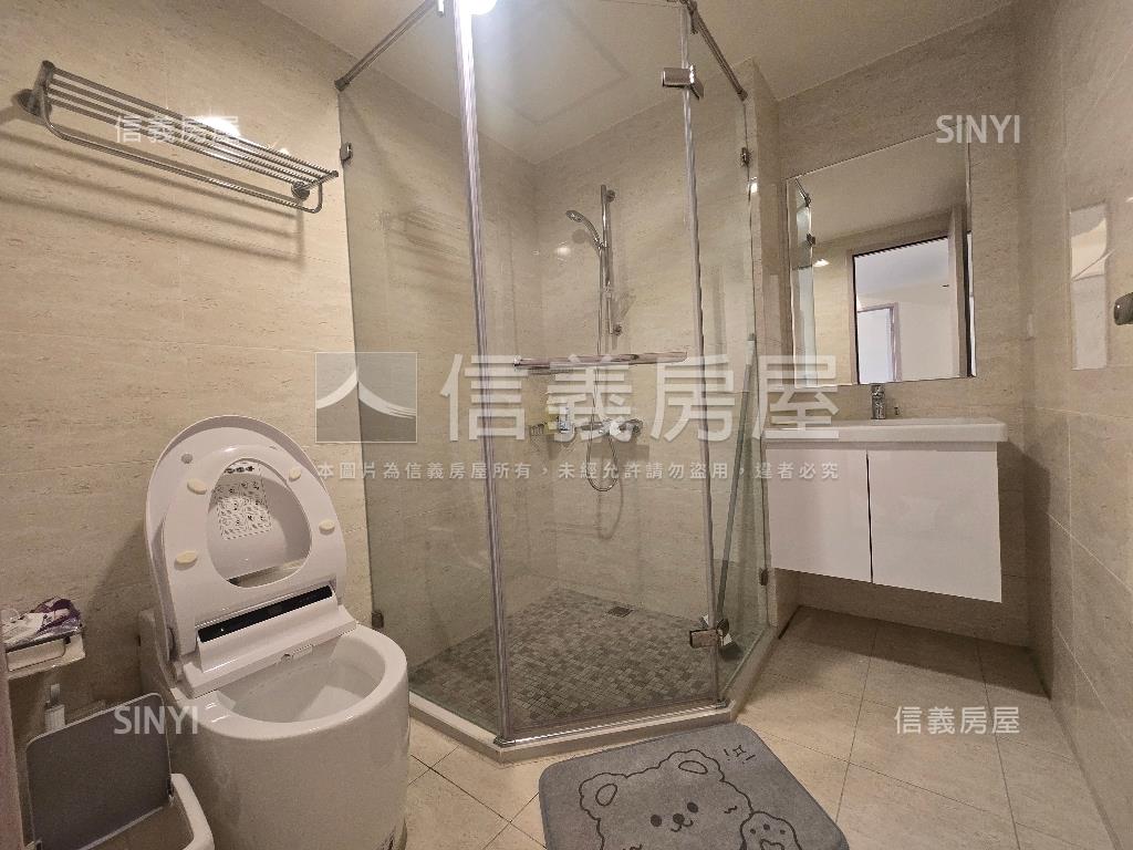 愛琴海大露臺２房平車房屋室內格局與周邊環境