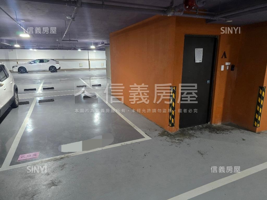 愛琴海大露臺２房平車房屋室內格局與周邊環境