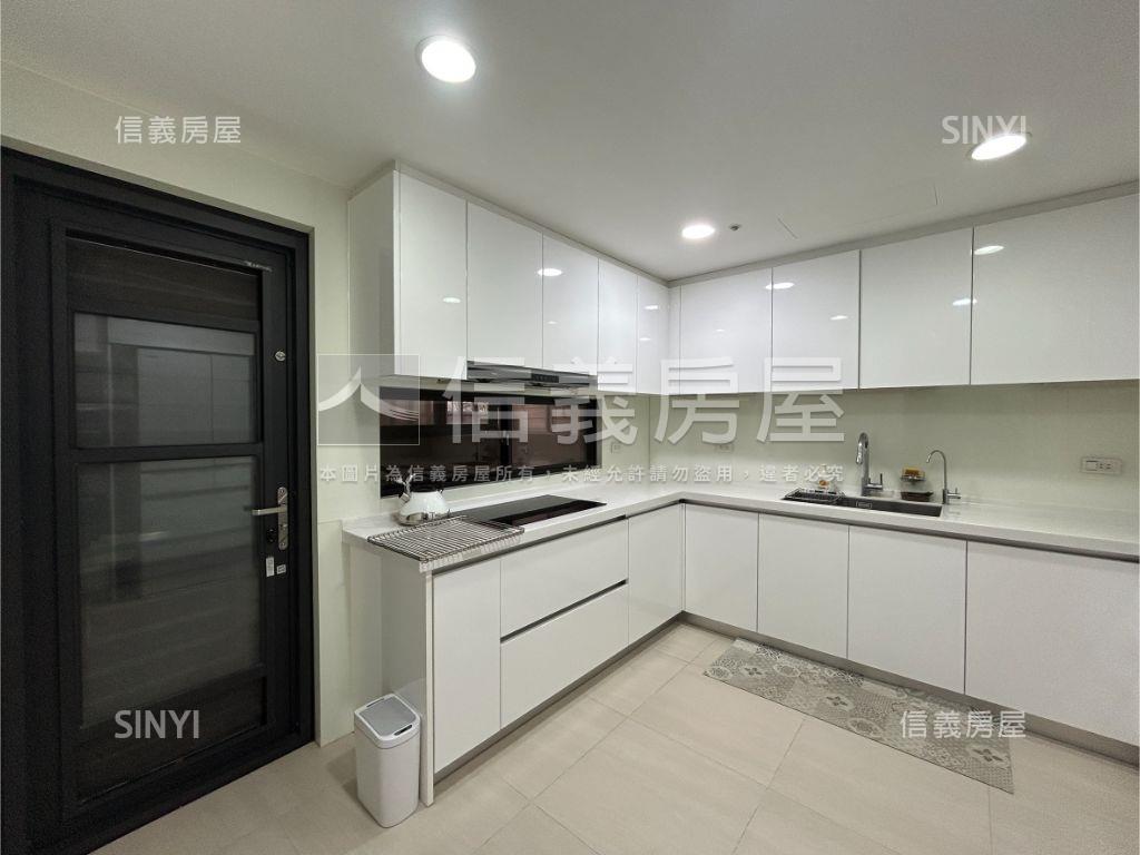 美高樓後棟羅曼羅蘭有車位房屋室內格局與周邊環境