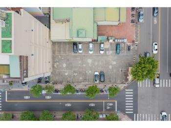 面文修公園住二大角地