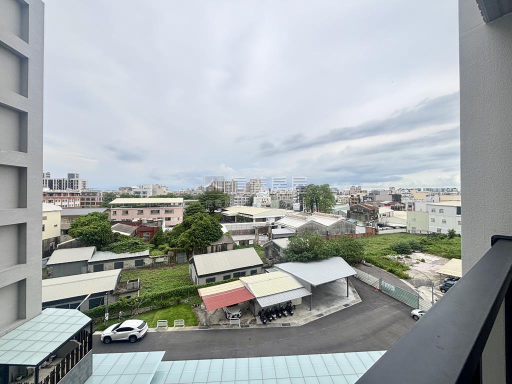 東區松之苑三房平車房屋室內格局與周邊環境