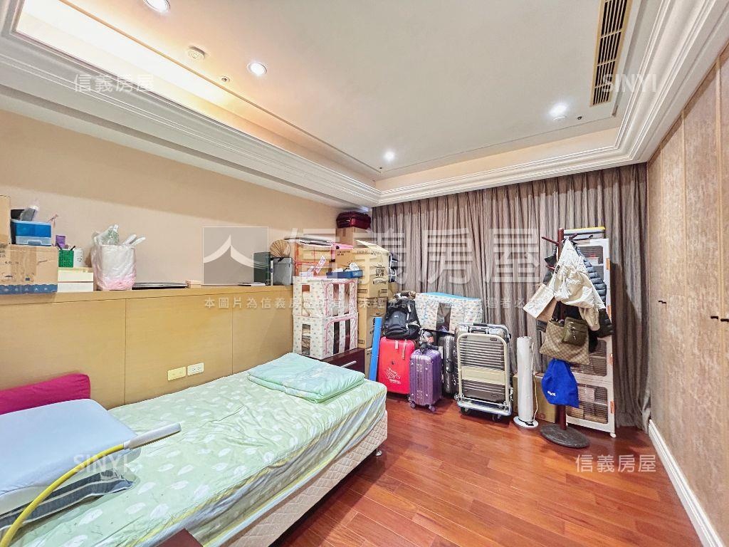 亞昕紅玫瑰頂樓大四房房屋室內格局與周邊環境