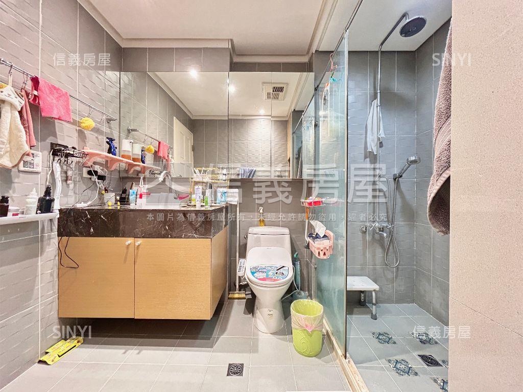 亞昕紅玫瑰頂樓大四房房屋室內格局與周邊環境