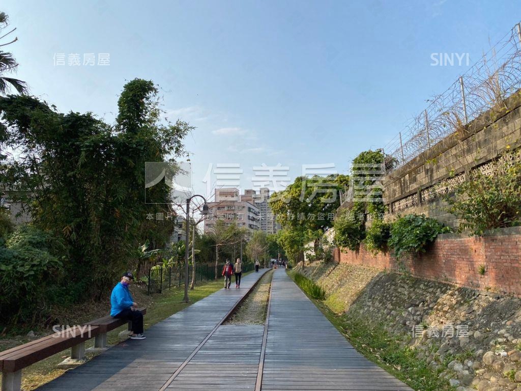 森活ＳＭＡＲＴ三房車位房屋室內格局與周邊環境