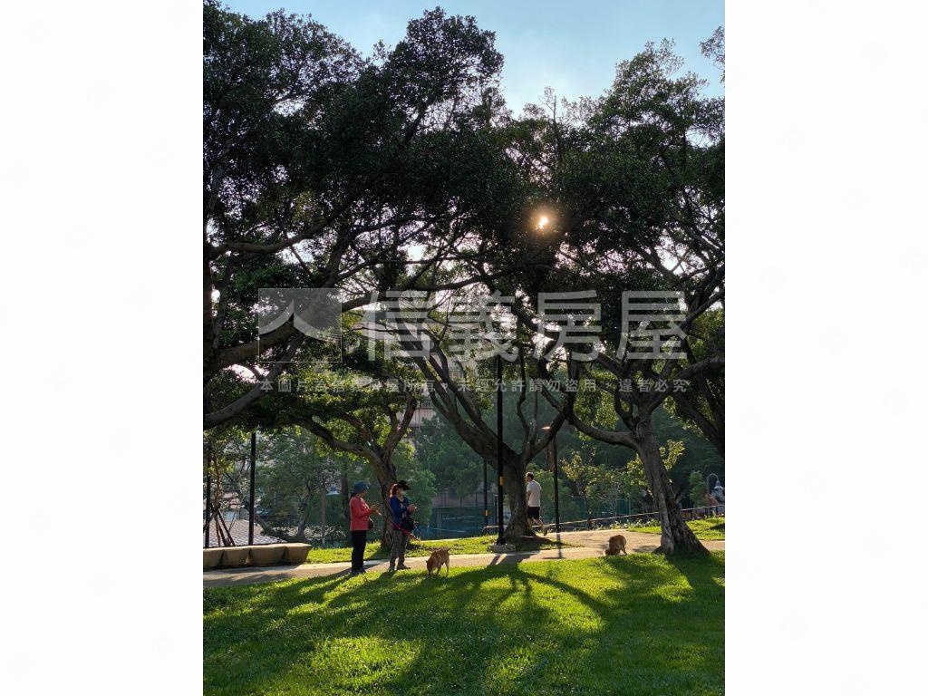 森活ＳＭＡＲＴ三房車位房屋室內格局與周邊環境