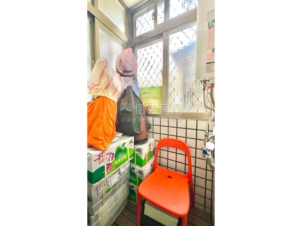 景安站｜溫馨電梯３房車位房屋室內格局與周邊環境
