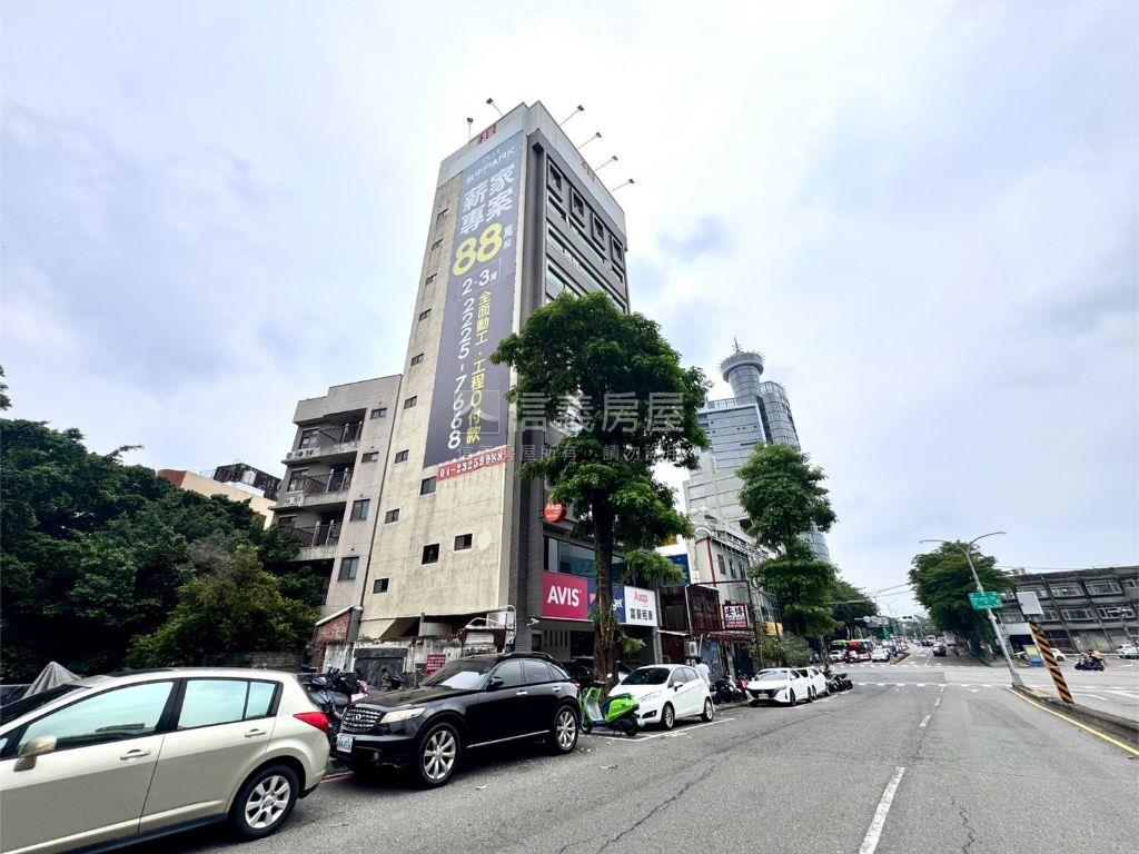 西區整棟１０層２９套大樓房屋室內格局與周邊環境