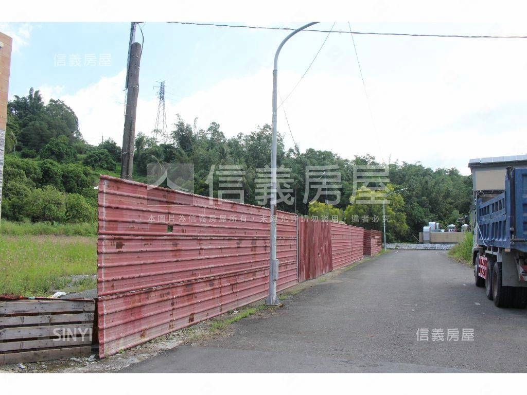 甲仙９７７坪住宅區角地房屋室內格局與周邊環境