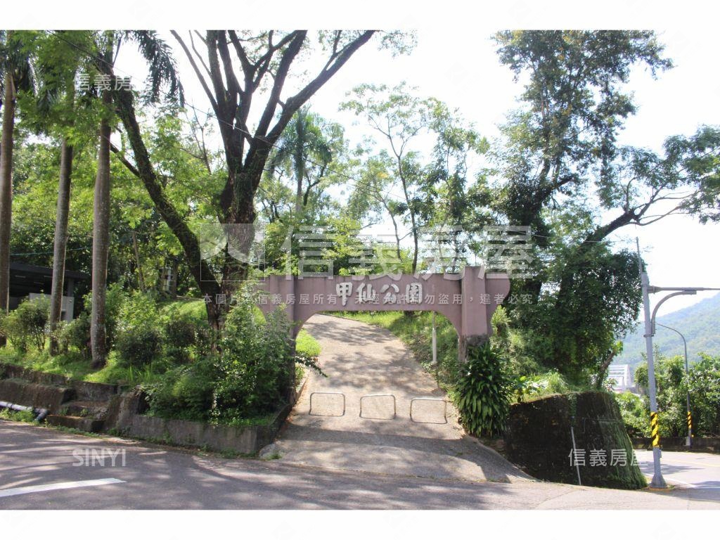 甲仙９７７坪住宅區角地房屋室內格局與周邊環境