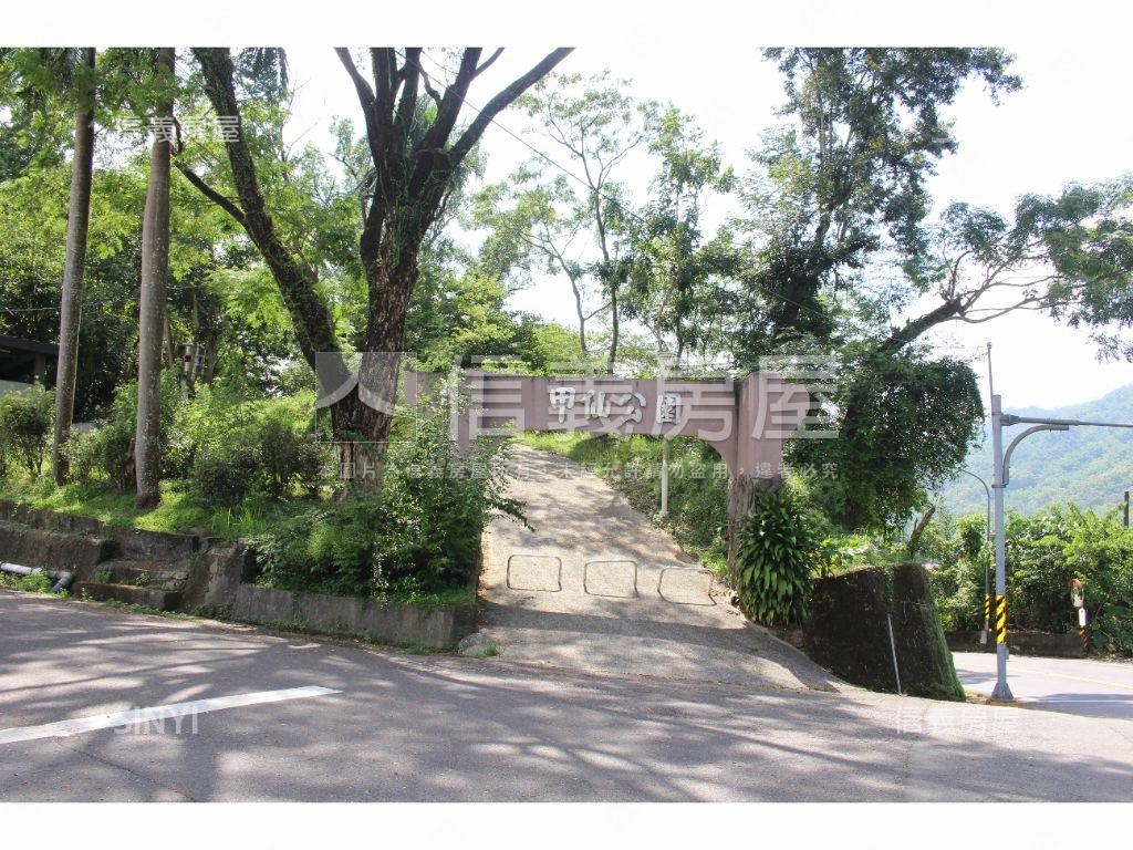 甲仙９７７坪住宅區角地房屋室內格局與周邊環境