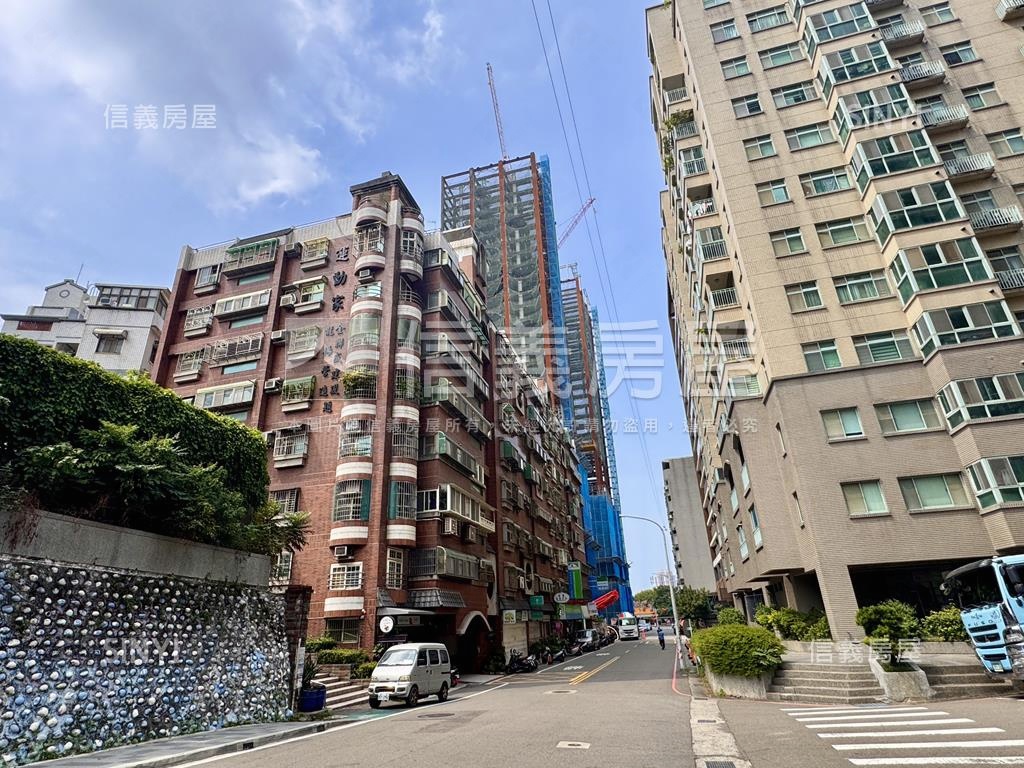 運動家體育場溫馨四房車位房屋室內格局與周邊環境