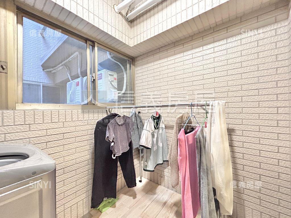 波蜜臻品三房車位房屋室內格局與周邊環境