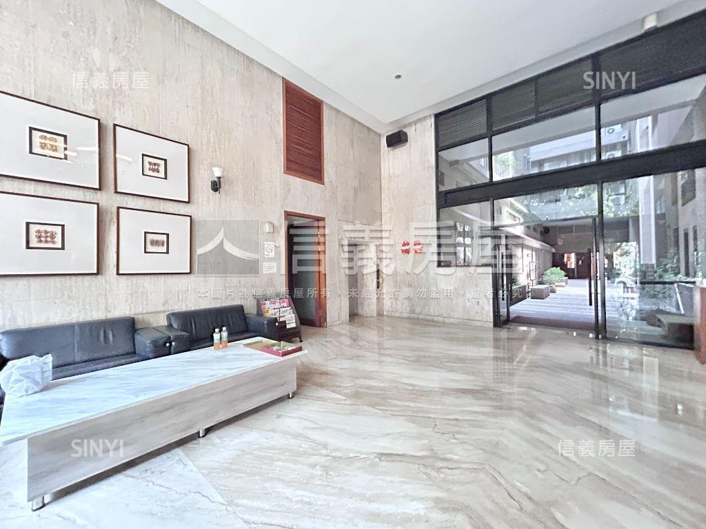 波蜜臻品三房車位房屋室內格局與周邊環境