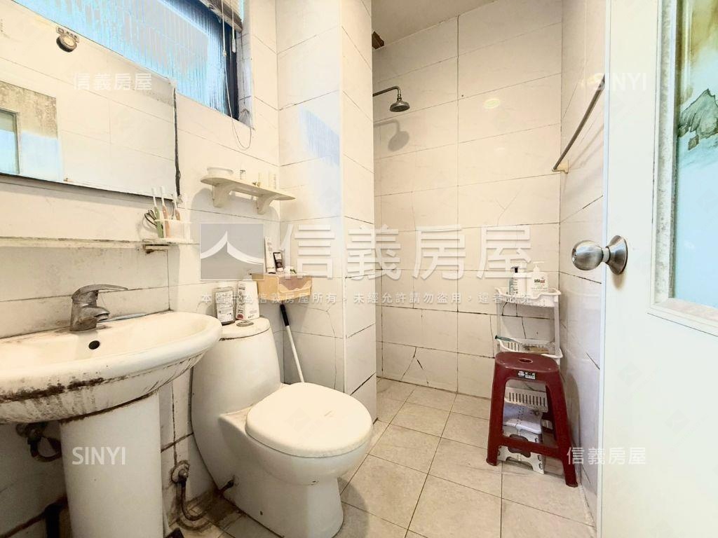 近中醫商圈庭院透天房屋室內格局與周邊環境