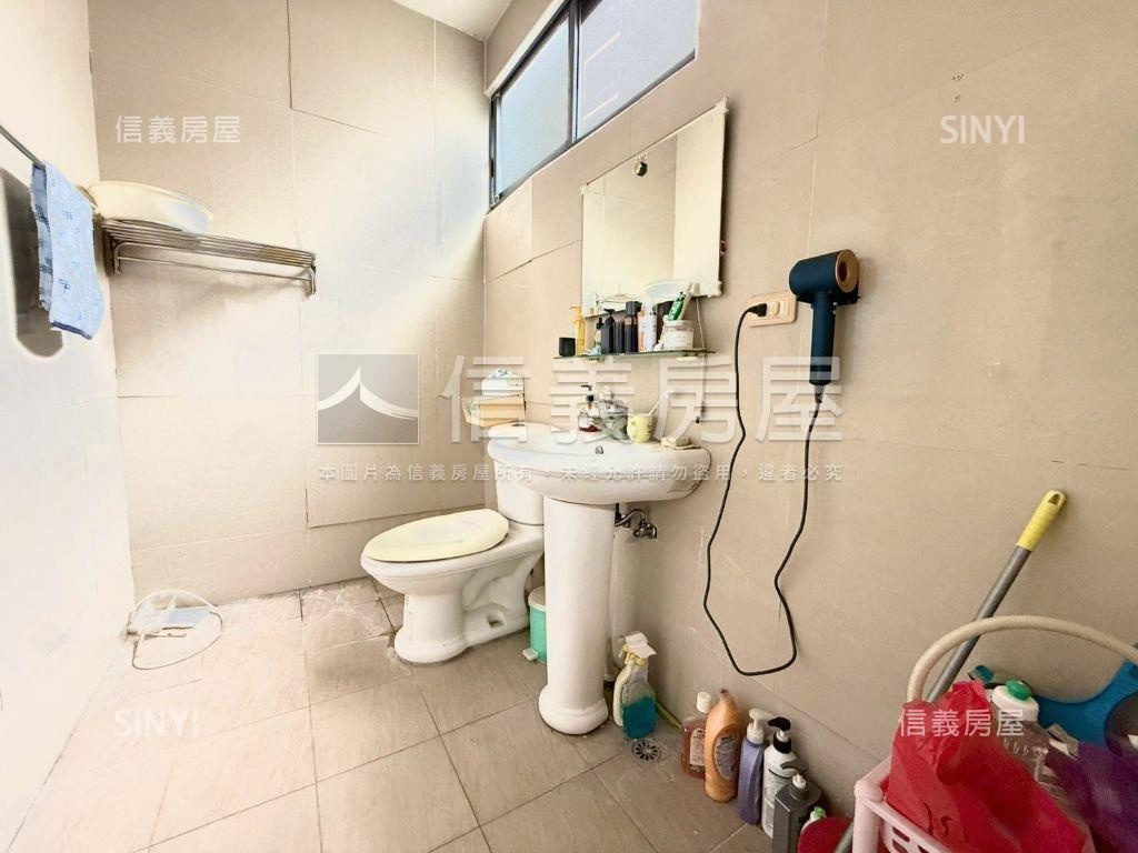 近中醫商圈庭院透天房屋室內格局與周邊環境