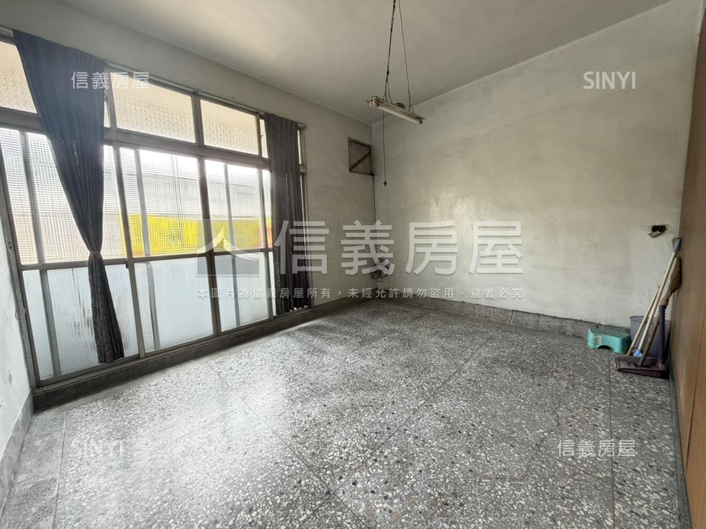 吃市方便停車大地坪店面房屋室內格局與周邊環境