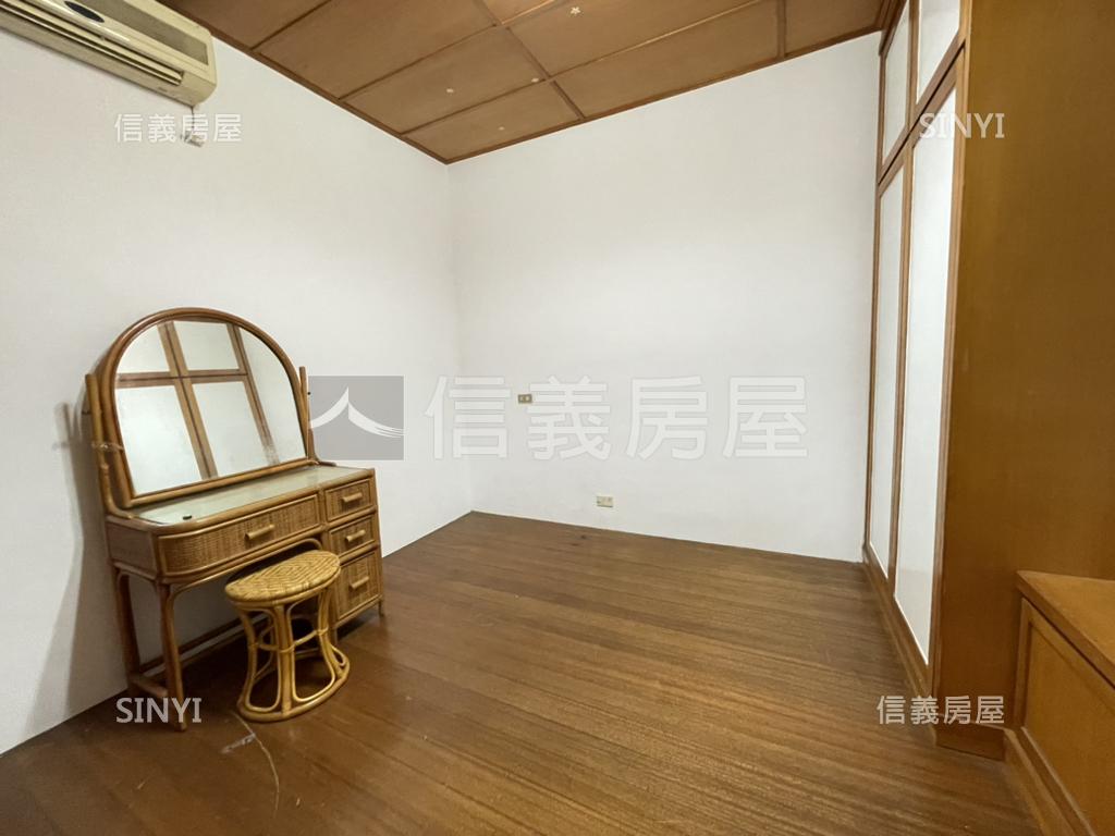 海洋商圈正街屋況佳透天房屋室內格局與周邊環境