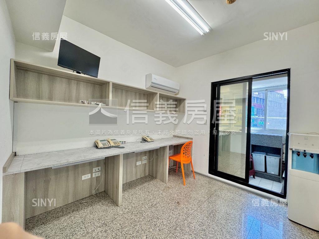 中華路正路面吃市店面房屋室內格局與周邊環境
