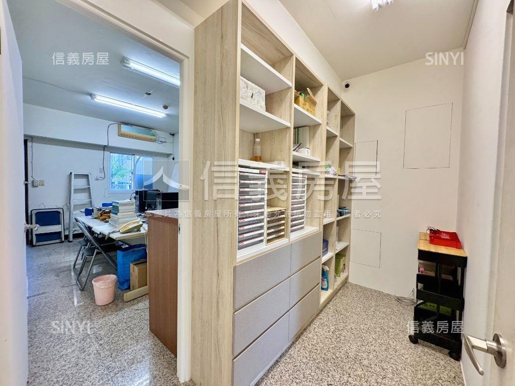 中華路正路面吃市店面房屋室內格局與周邊環境