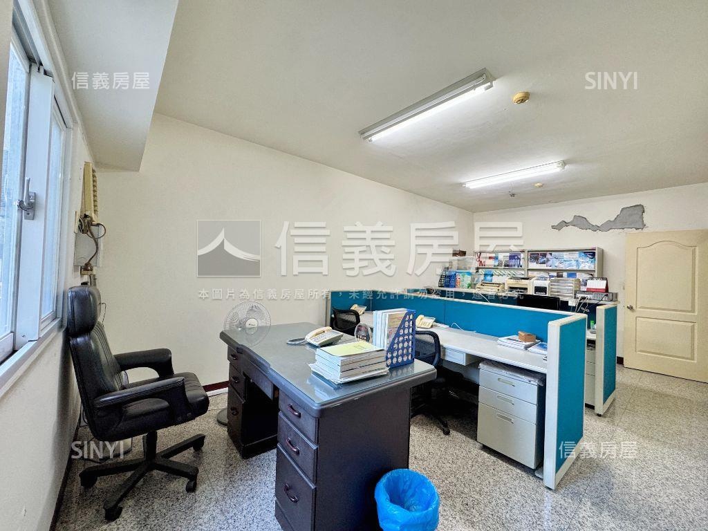 中華路正路面吃市店面房屋室內格局與周邊環境