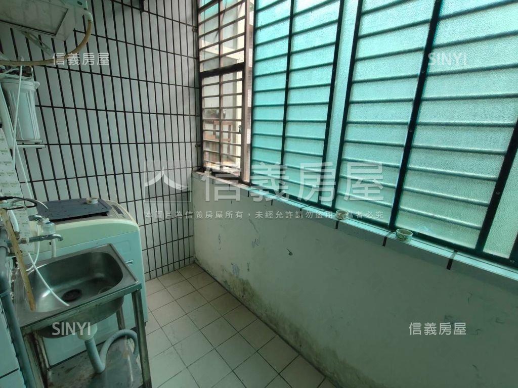 中原小富翁套房有陽台房屋室內格局與周邊環境