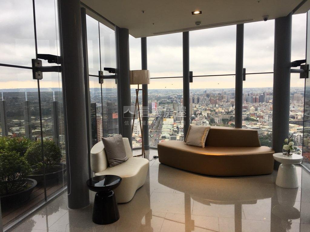 世紀雙星視野２房平車房屋室內格局與周邊環境