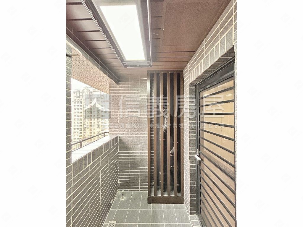 忠孝苑全新落成兩房車位房屋室內格局與周邊環境