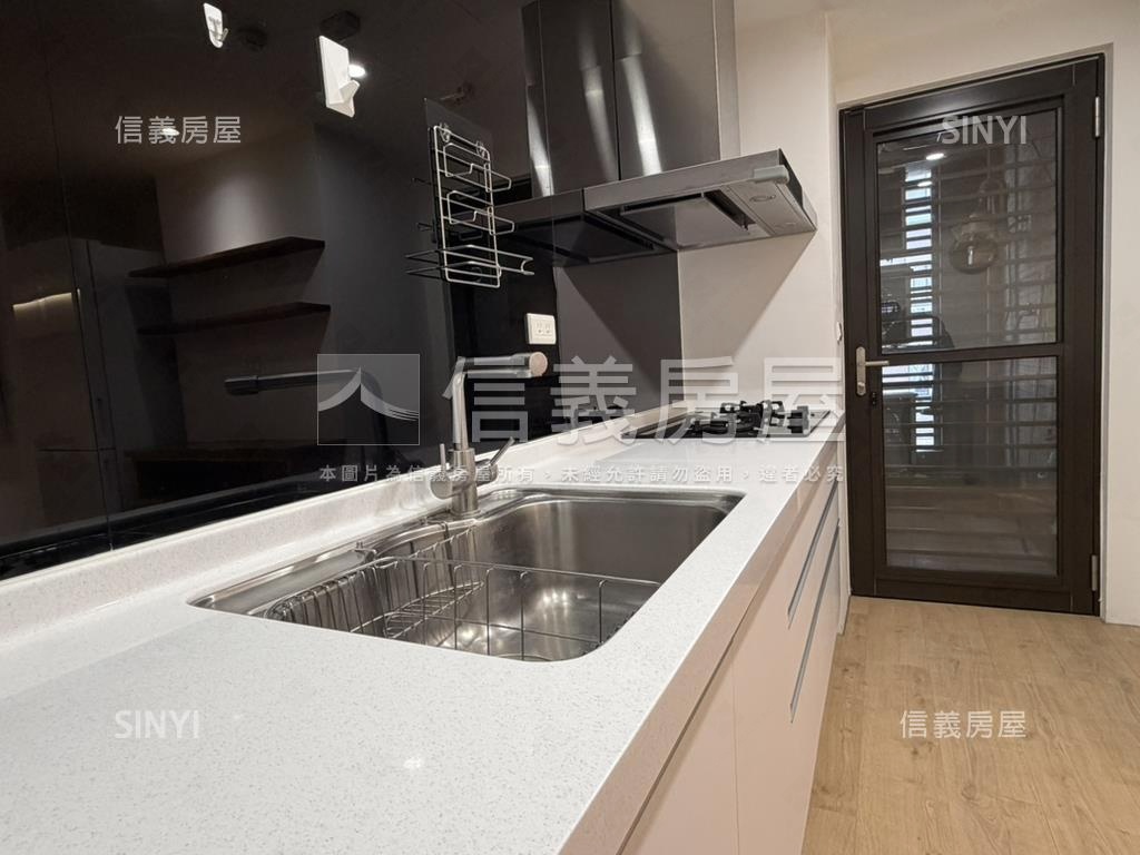 夏都朝東原木美裝潢戶房屋室內格局與周邊環境